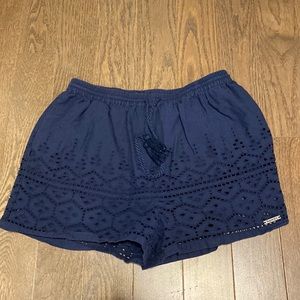 💥💥SOLD 💥💥Superdry Navy blue lined drawstring with side pockets shorts small
